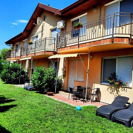 Balatinus Apartmanhaz Siófok Exterior foto